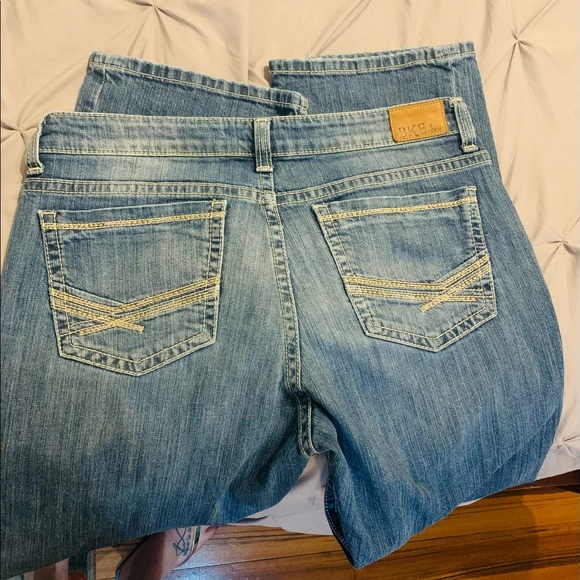 Lots of name brand jeans - Picture 9 of 14